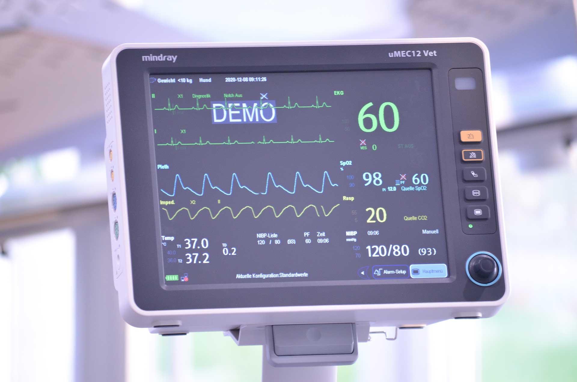 Mindray uMEC 12 Station Veterinär Patientenmonitor, 12,1" Touchscreen, EKG, SpO2, NIBP, Temp, Akku